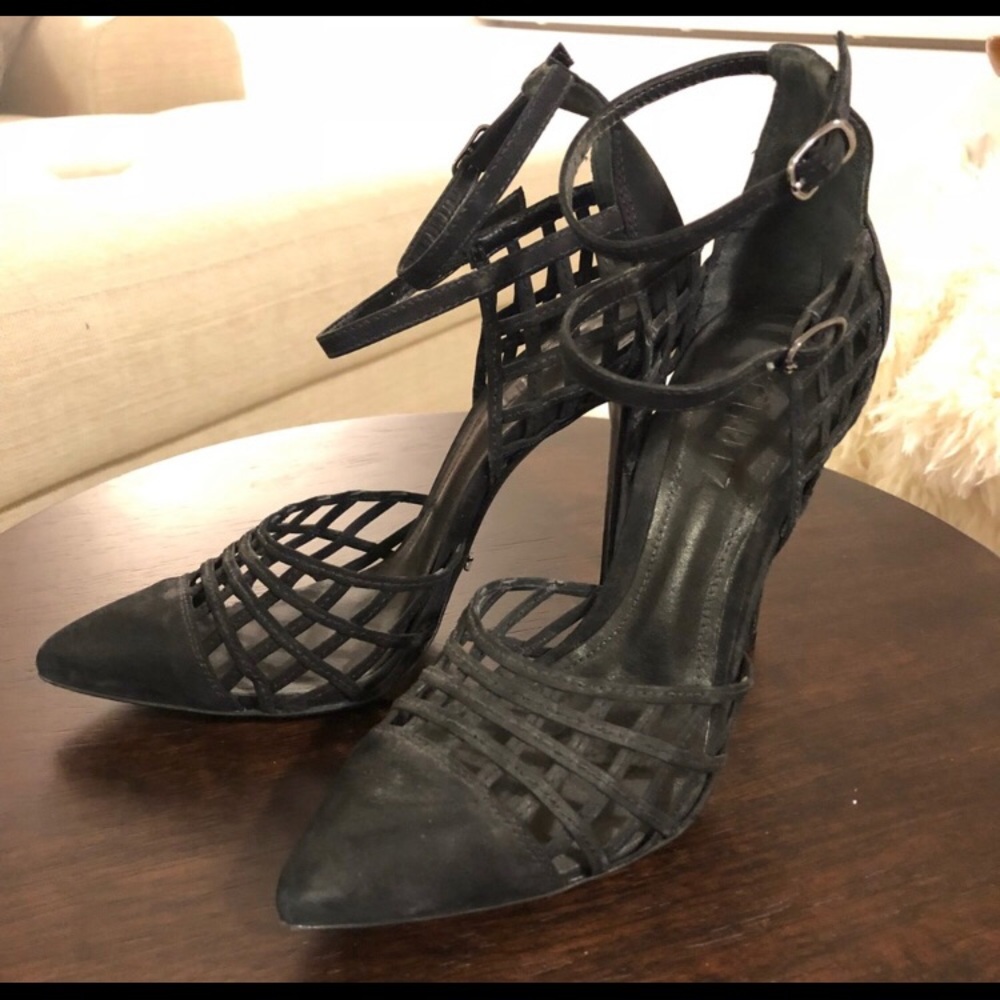 Schutz Arazazu webbed d’Orsay pumps